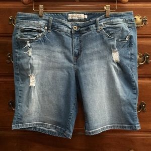 ▫️Torrid Distressed Denim Shorts | Size 20